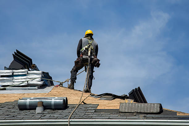 Professional Gutter Installation technician working in Shelbyville, TN